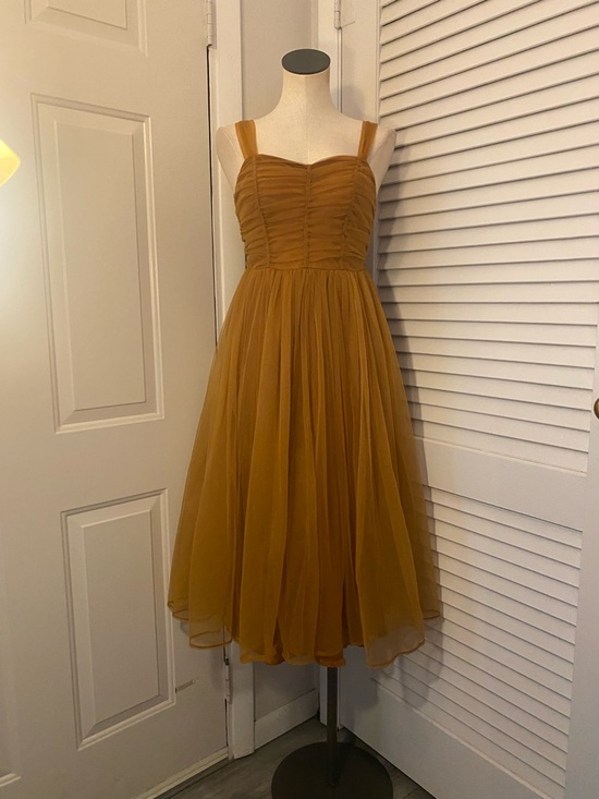 H&M Dresses & Skirts - H&M Mustard Ruched Bodice Midi Dress- Size 8